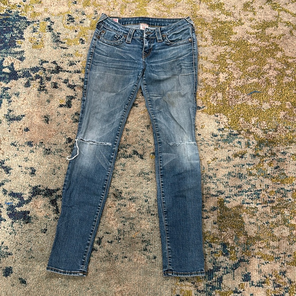 TRUE RELIGION ✨ Medium Wash Skinny Jeans Distressed Knees Size 28